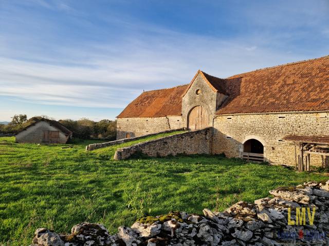 Grange Quercynoise et ses annexes sur 13 Ha de bois
