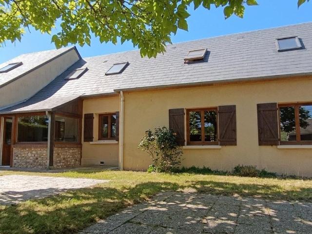 Grange rénovée 5 chambres proche Evreux