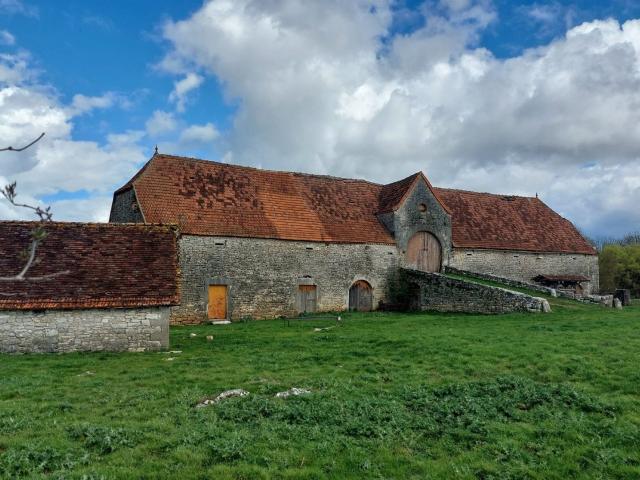 Granges authentiques sur 13,14 hectares 800m² Cœur de Causse