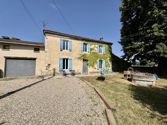 GRANGES SUR LOT, maison d'environ 202 m2, 4 chambres, deux g