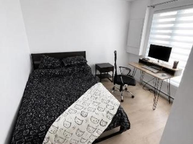 GRAND 41/2 À LOUER POUR LE 1 ER JUILLET 2026 NON MEUBLÉ 1391 rue du Ciné parc à Chicoutimi