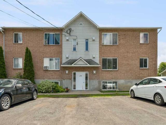 Grand 4 ½ à louer à Coteau du Lac | Stationnement, rangement et climatisation inclus