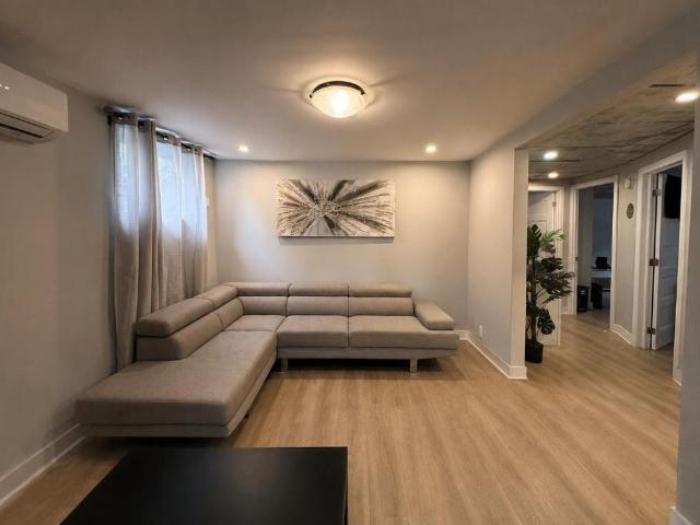 Grand 4½ à louer | Hors zone inondable | Grande cour privée | 2 stationnements