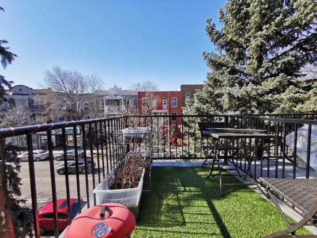 Grand 4 ½ lumineux sur Le Plateau – Disponible juillet – 4671 Avenue Papineau – 1 840$/mois Entre Mont Royal et St Joseph