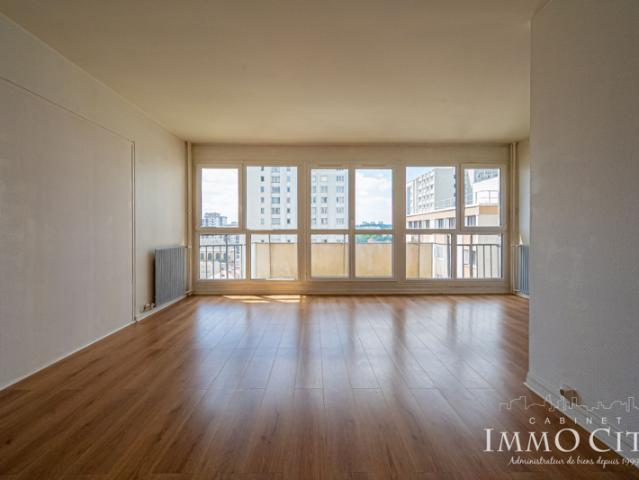 Grand 4 pièces avec vue Seine Balcon, parking et cave