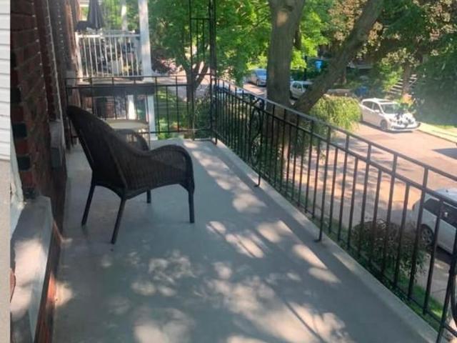 Grand 4½ rénové et lumineux à Verdun — 30 sec du bord de l'eau