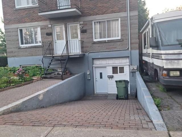 Grand 4 1/2 Au à Louer Montréal Nord