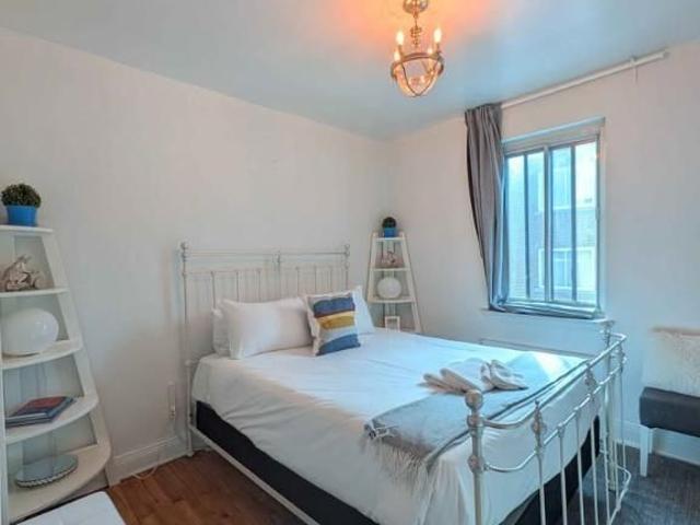 Grand 4 1/2 a louer Rue Van Horne JUILLET Chauffage et eau chaude inclus CDN NDG