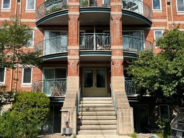 Grand 4½ 900 pi² – Plateau Mt Royal – Métro Laurier – Terrasse privée