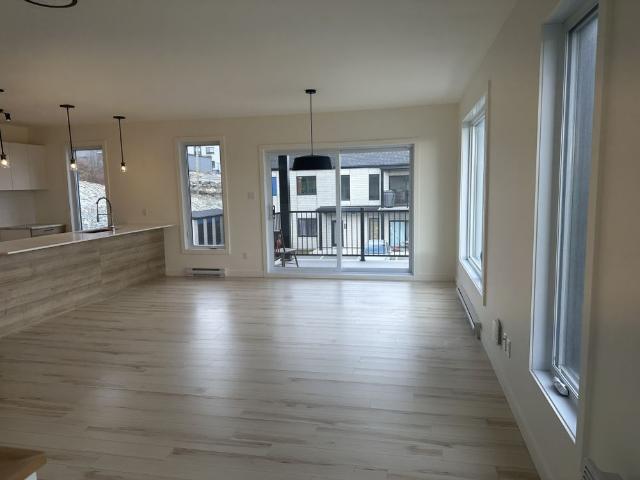 GRAND 5½ MONT BELLEVUE | DÈS MAINTENANT