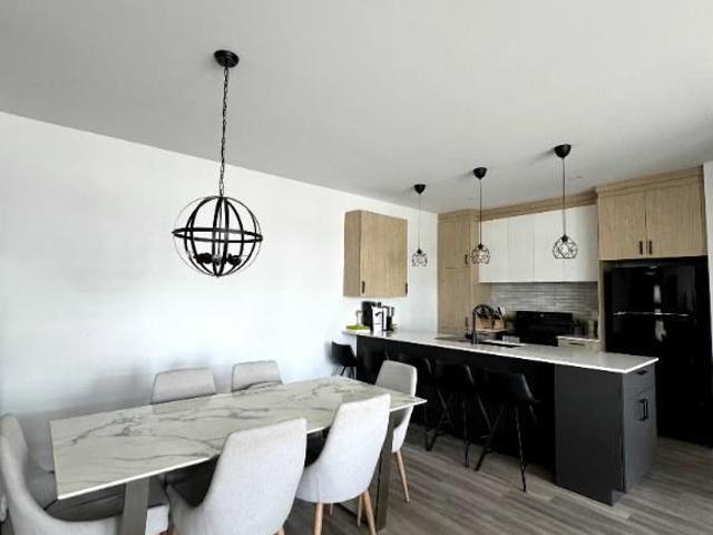 Grand 5 ½ au rez de chaussée – Prise de possession flexible: 1er juin, 1er juillet ou 1er août