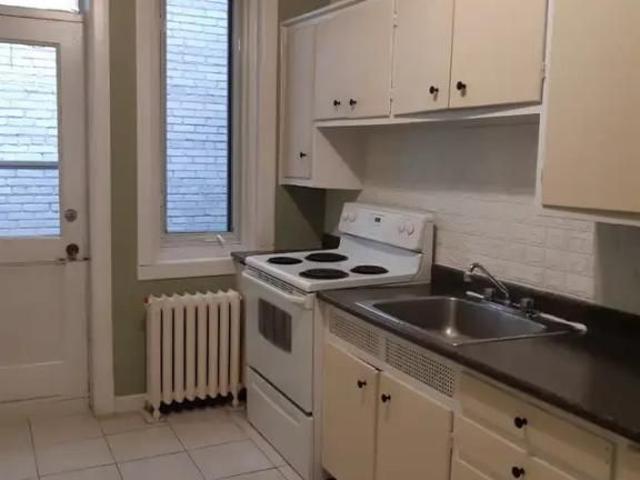 Grand 5½ à NDG Village Monkland à deux pas du métro Villa Maria, disponible pour juillet