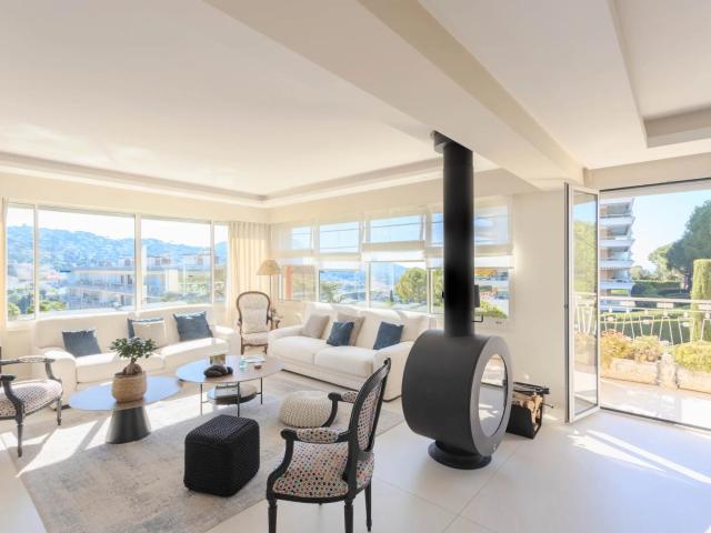 Grand 5 pièces avec 130 m² de Terrasse 128m² Le Cannet