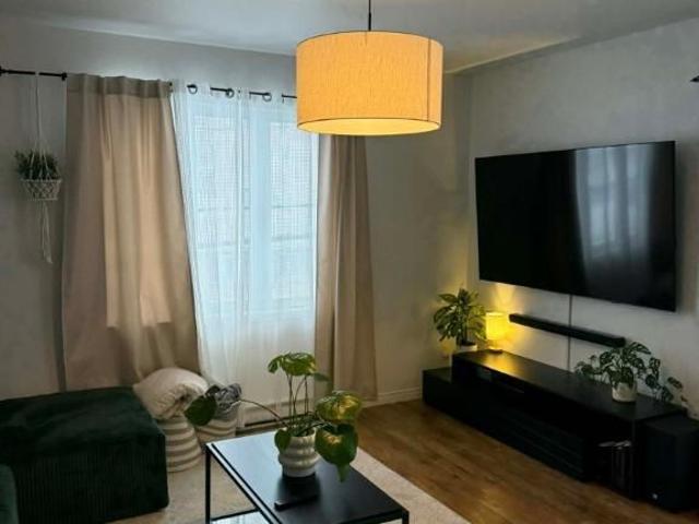 Grand 5 1/2 à louer