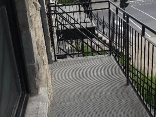 GRAND 5 1/2 À LOUER