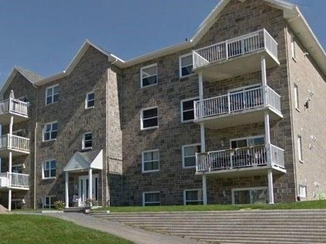 Grand 5 1/2 Charlesbourg Style Condo