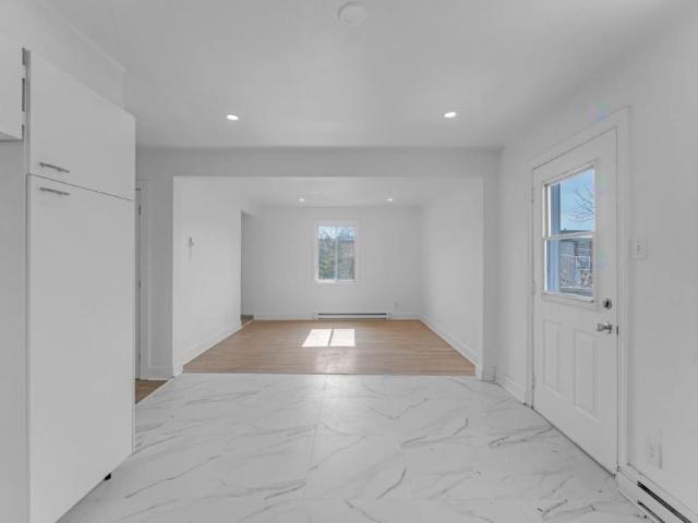 Grand 7½ rénové | 3 chambres | 2 salles de bain | Secteur calme