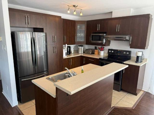 Grand 8 1/2, 4 Chambres, Charlesbourg, Québec