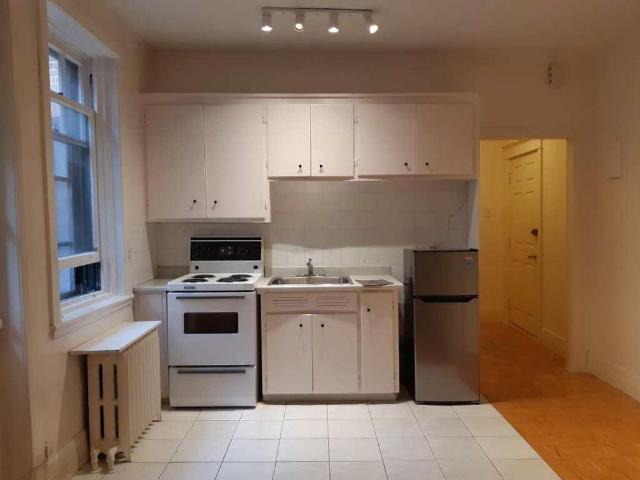 Grand 1 1/2 disponible pour le 1er juillet sur l’avenue Monkland NDG