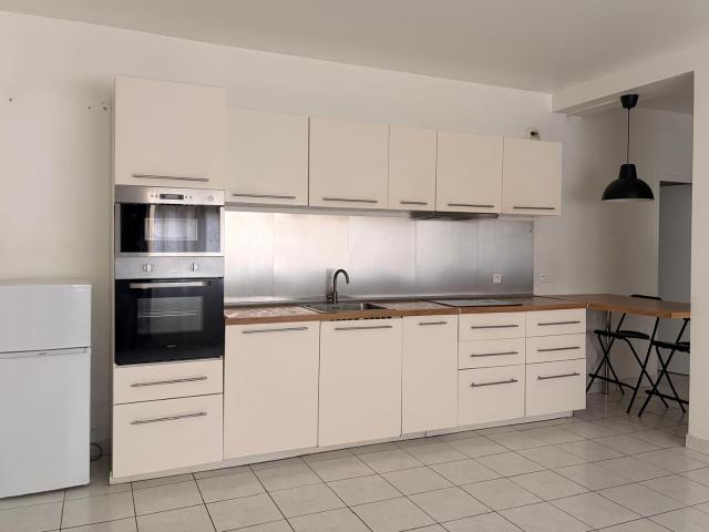 GRAND 2/3 PIECES CORBEIL ESSONNES