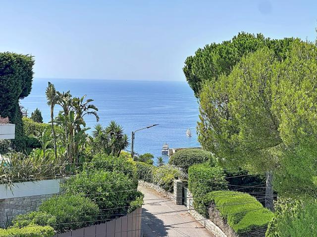 Grand 2 pièces avec parking et cave vue mer balcon et te. 50m² Roquebrune Cap Martin