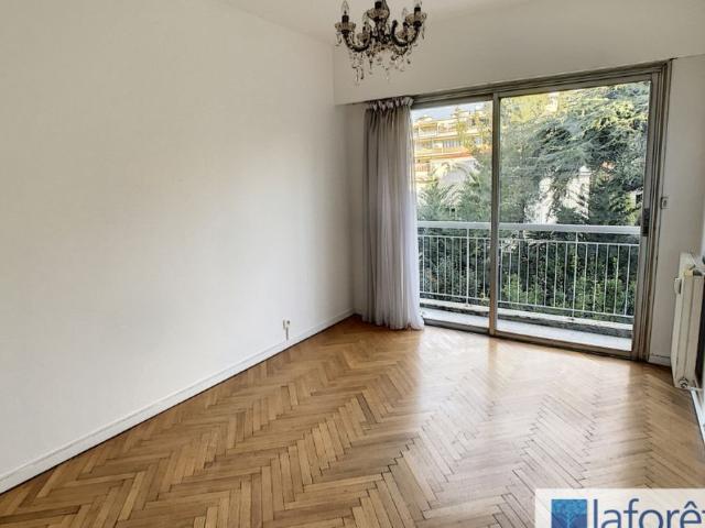Grand 2 pièces avec terrasse sur Cimiez