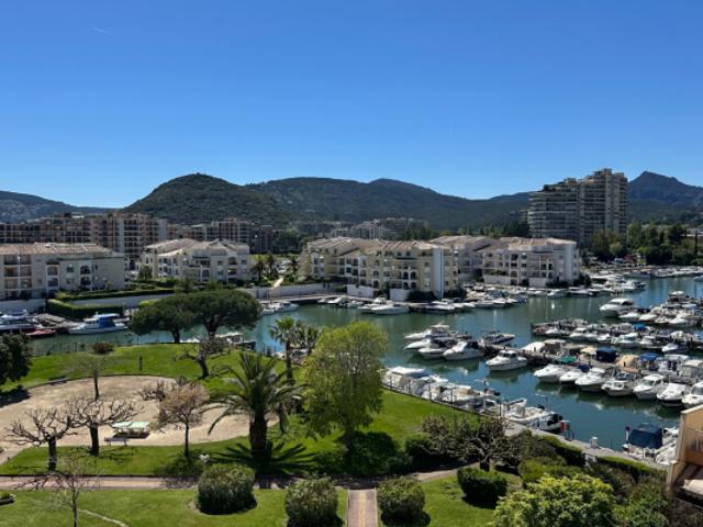 Grand 2 pièces de 57 m2 avec très belle vue