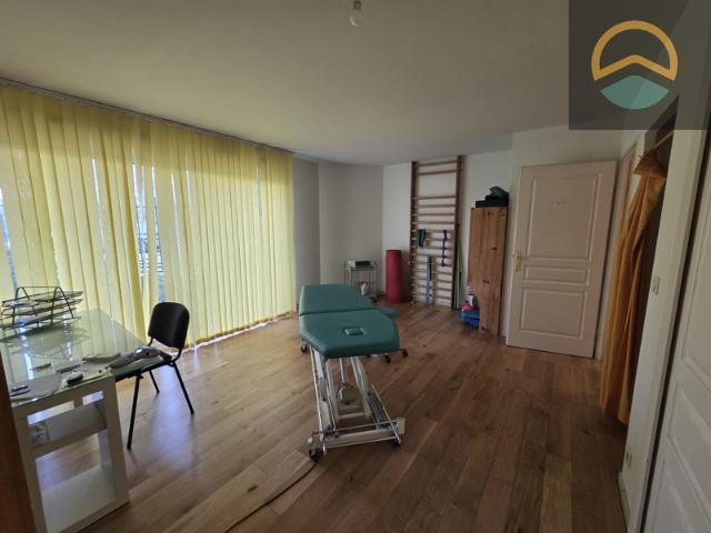 GRAND 2 PIECES HYERES PROCHE CENTRE