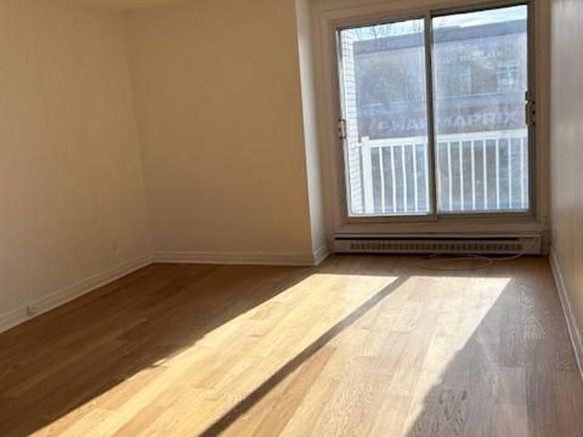 Grand 2 1/2 metro Jean Talon, Villeray