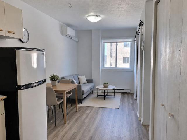 Grand 2 1/2 Entièrement Inclus
