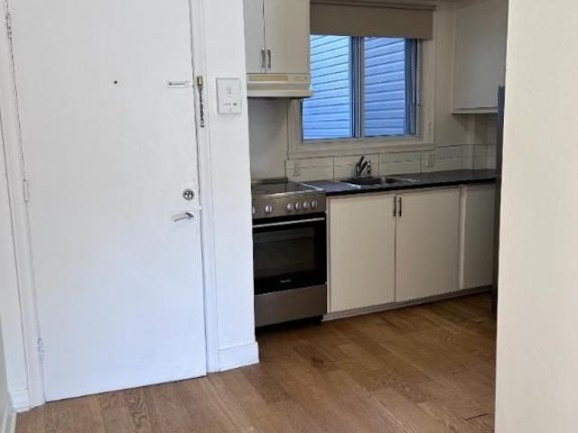 Grand 2 1/2 tout inclus metro Jean Talon Villeray