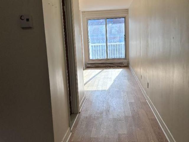 Grand 2 1/2 tout inclus metro Jean Talon Villeray