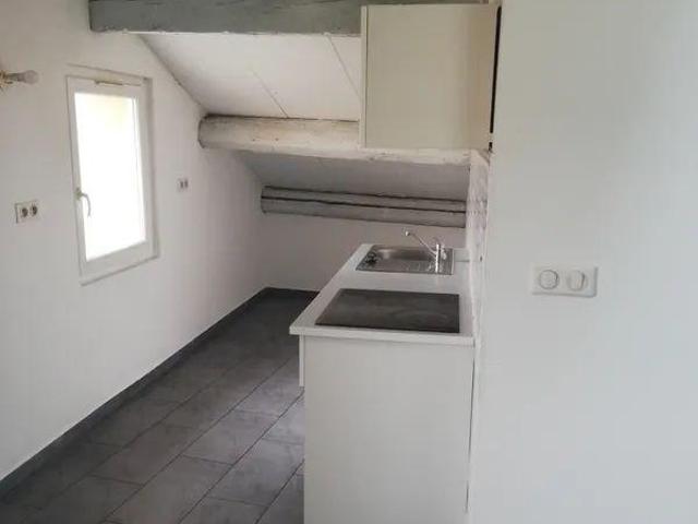 Grand 2P 35m2 atypique Chave/Blancarde