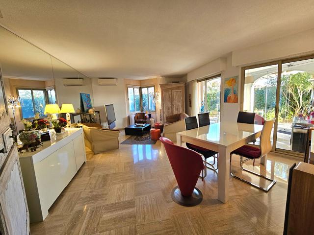 Grand 3 pièces en rez de jardin avec garage