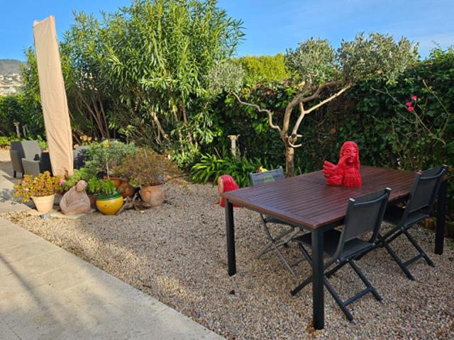 Grand 3 pièces en rez de jardin avec garage