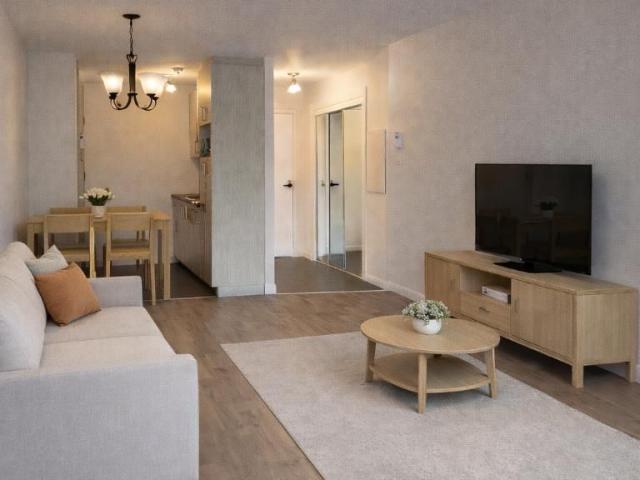 GRAND 3 1/2,ENTIEREMENT RÉNOVÉ,LAVEUSE SECH. 1265$/MOIS TOUT INCLUS! AOÛT