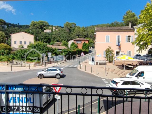 grand T3 73 M2 parking couvert terrasse