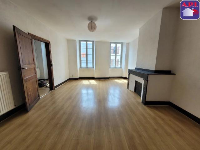 GRAND T3 DE 100m² CENTRE VILLE