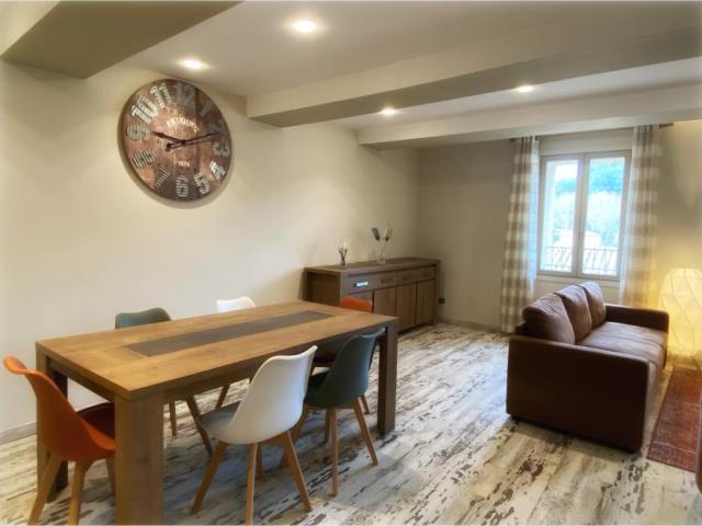 GRAND T3 DUPLEX MEUBLE 13650 MEYRARGUES