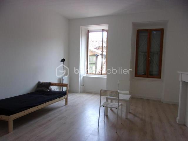 Grand T1 de 30 m2 en centre ville de Villefranche de Rouergue