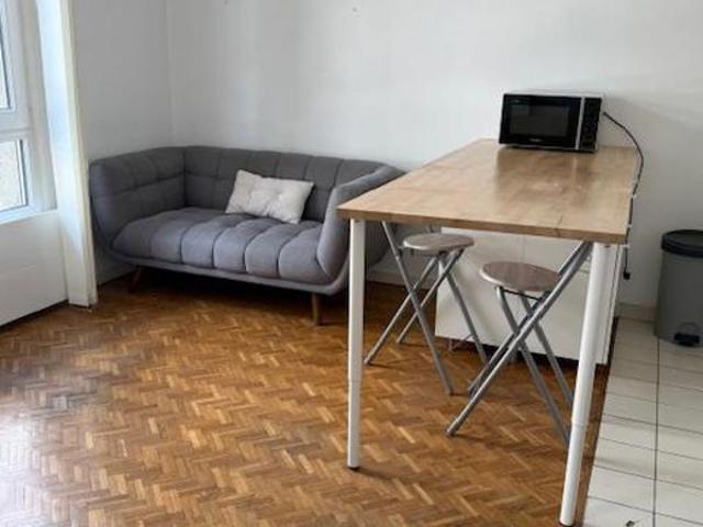 Grand T1 meublé de 31 m2 avec balcon – proche des transports – Lyon 7ème