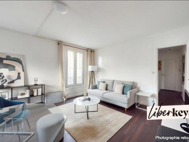 Grand T2 vendu loué à Saint Ouen – Cour privative et double cave