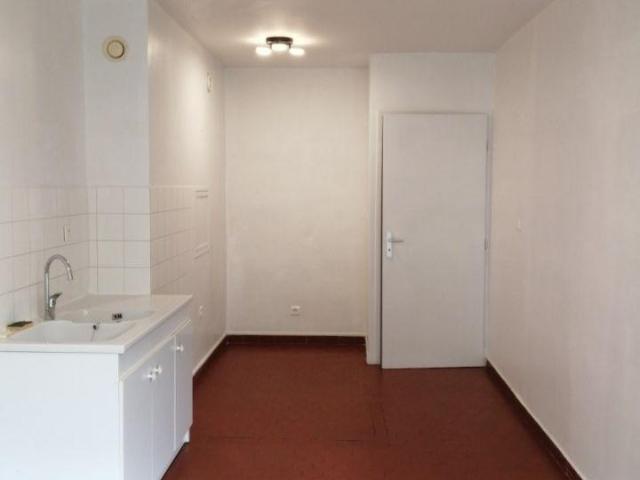 Grand T2 à Courbevoie