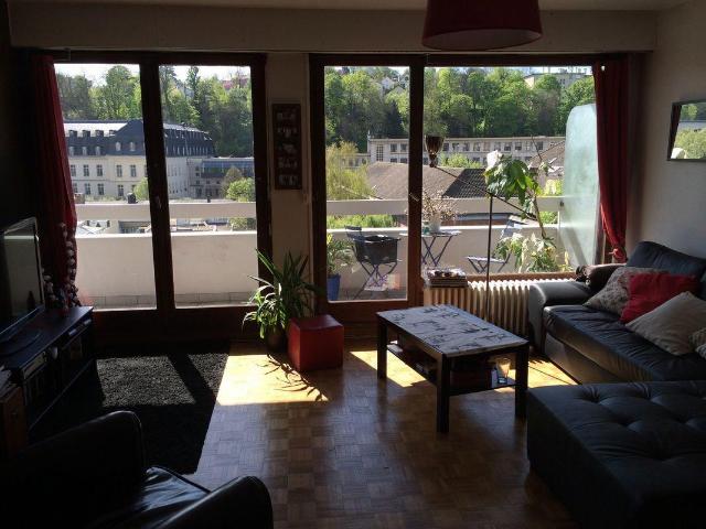 Grand T2 avec balcon Cave et parking