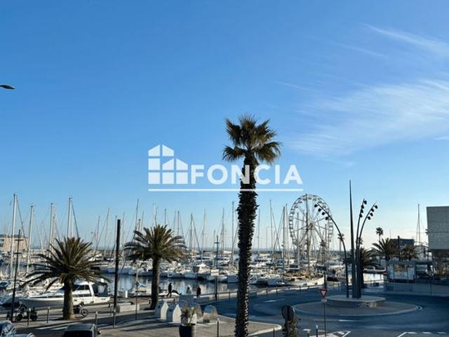 Grand t2 avec loggia et barbecue vue marina