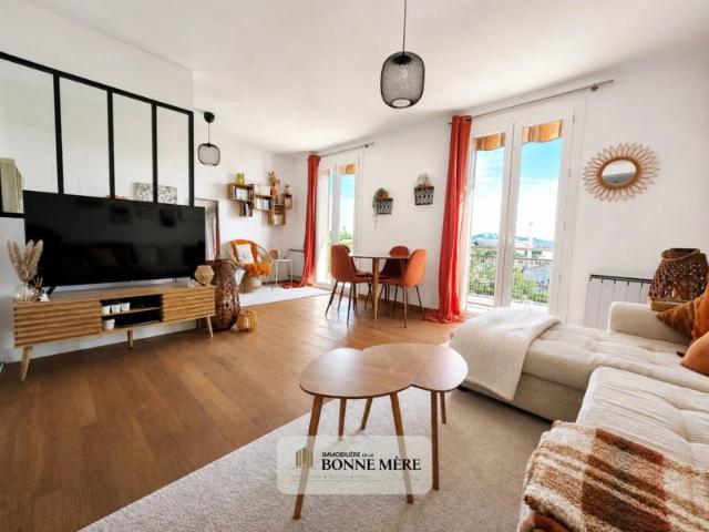 Grand T2 de 52m² rénovée avec vue panoramique