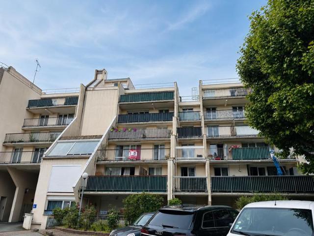 Grand T2 de 63,94 m2 avec balcon de 17,85 m2, parking, celli