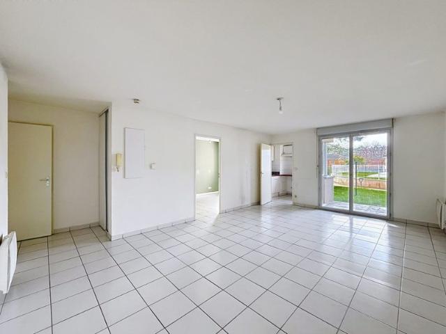 Grand T2 en rez de jardin à louer à Fonbeauzard