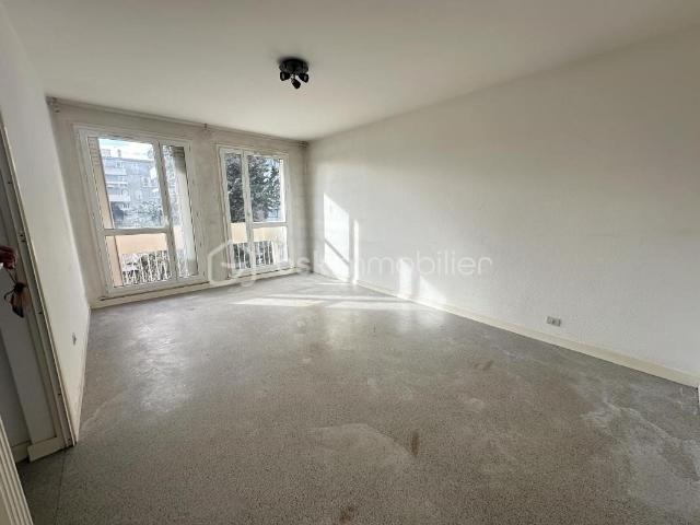Grand T2 lumineux avec balcon et parking route de Seysses