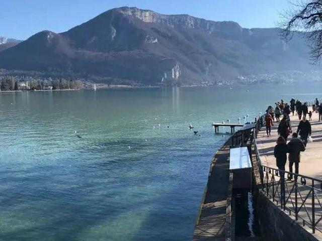 Grand T2 meublé 61m² avec balcon